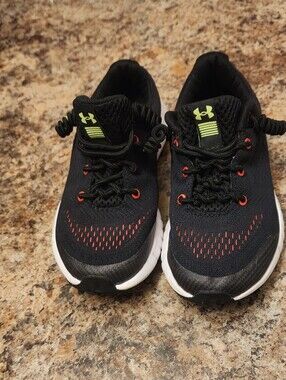 Under Armour Black Knit Running Shoes Orange Red Details Kids Size [11k]